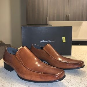 Dress shoes